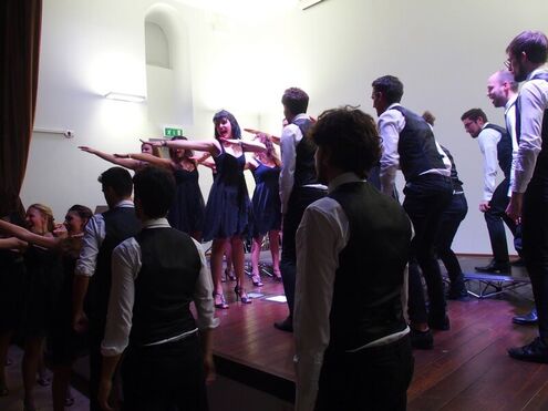 19 dicembre - Esibizione del coro “Freevoices”