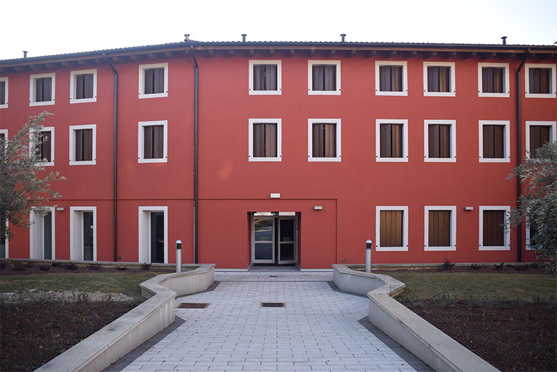 La facciata del Centro Residenziale San Giovanni de Matha